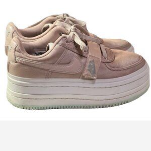 Nike Vandal 2K Sneaker Shoe Women Size 8.5 Beige Double Stack Lace / Hook & Loop